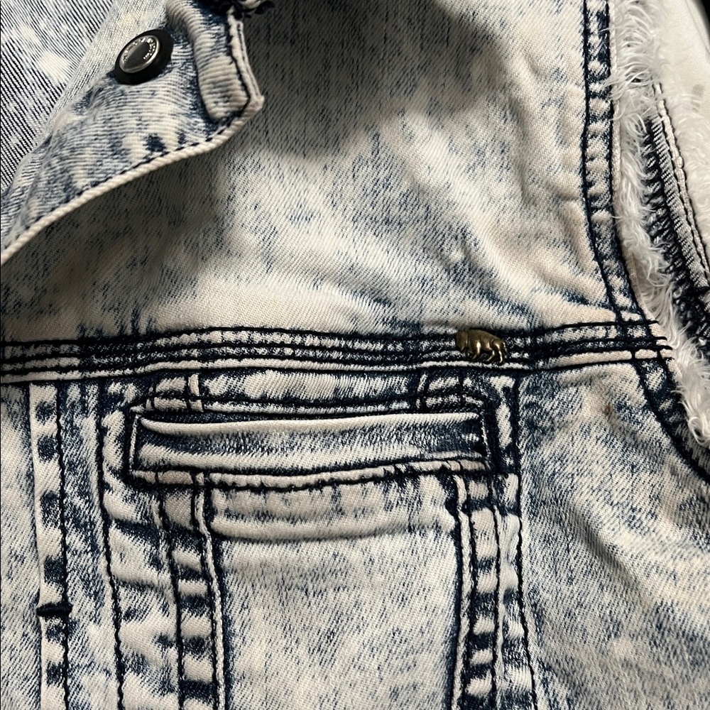 Buffalo David Bitton 1973 acid wash jeans vest. Has stretch and adjustable back - Picture 6 of 10